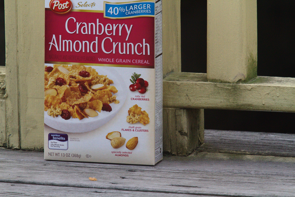 IMAGE: http://darmok.dyndns.org/cameratests201108/rawtests/colorcorrect/.medpics/7d1_img_0336_280.0mm-1250-f11.0-1600iso_fromraw_med.jpg